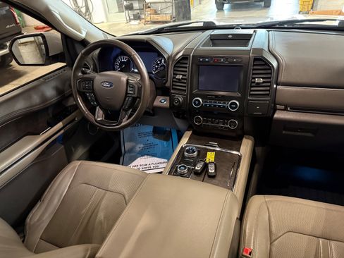 Used 2018 Ford Expedition Max Limited w/ Equipment Group 301A AWD/4WD image 22