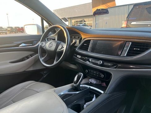 Used 2018 Buick Enclave Essence FWD image 8