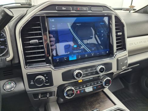 Used 2022 Ford F250 Lariat w/ Lariat Ultimate Package image 11