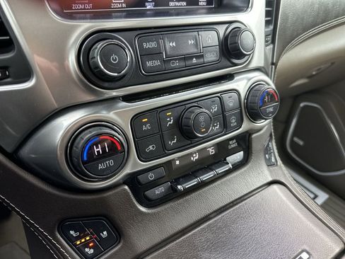 Used 2020 Chevrolet Tahoe Premier w/ Premier 6.2L Value Package image 19