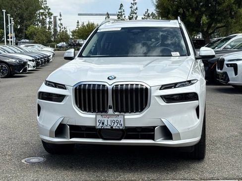 Used 2026 BMW X7 xDrive40i AWD/4WD image 3