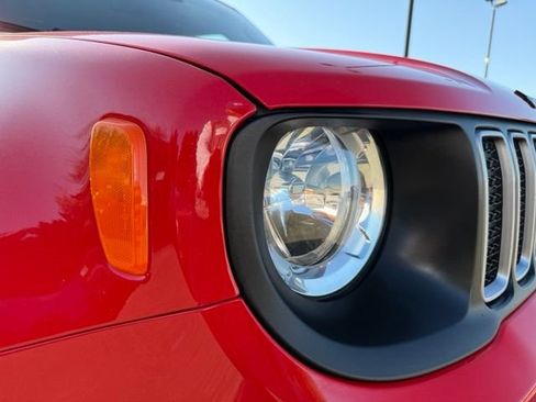 Used 2023 Jeep Renegade Latitude AWD/4WD image 10