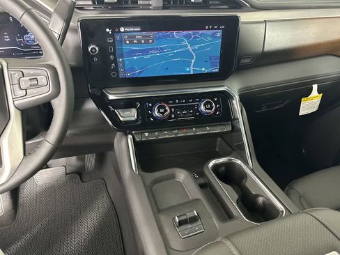 New 2025 GMC Sierra 2500 Denali w/ Denali Reserve Package image 30