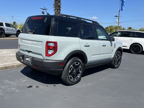 Certified 2024 Ford Bronco Sport Outer Banks w/ Tech Package AWD/4WD image 3