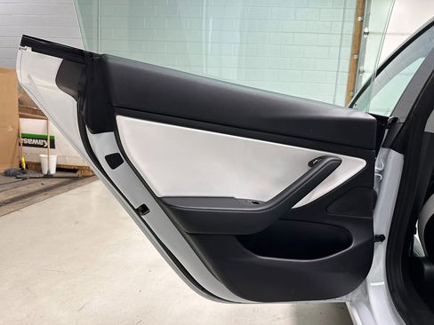 Used 2020 Tesla Model 3 Performance image 19