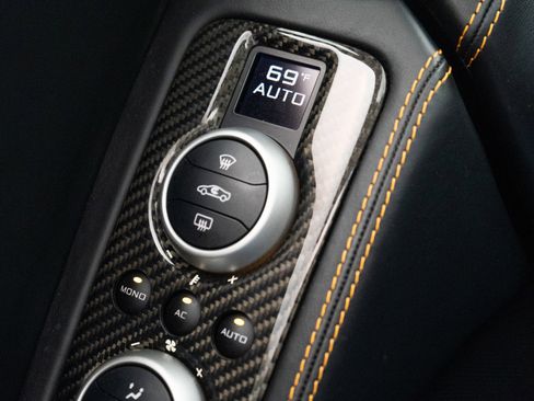 Used 2015 McLaren 650S Spider RWD image 26