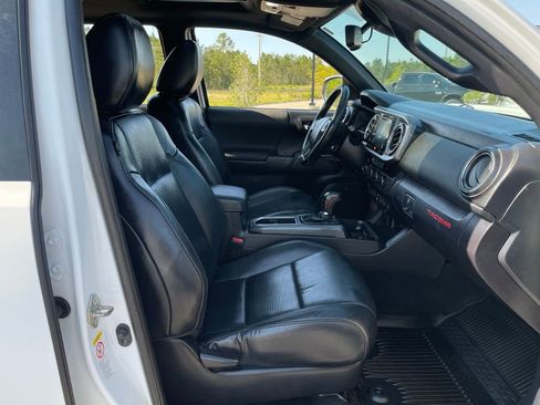 Used 2018 Toyota Tacoma TRD Sport AWD/4WD image 47