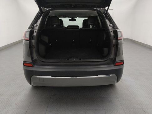 Used 2019 Jeep Cherokee Limited FWD image 29