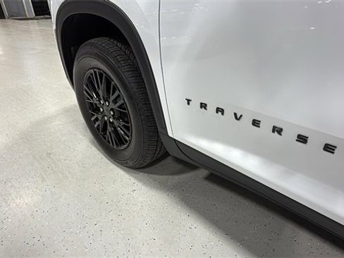 New 2026 Chevrolet Traverse LT image 17