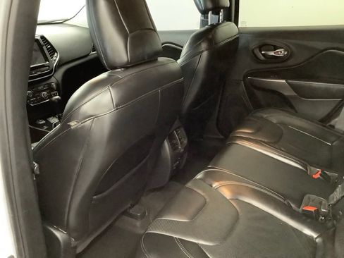 Used 2019 Jeep Cherokee Limited AWD/4WD image 9