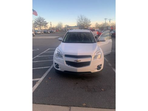 Used 2015 Chevrolet Equinox LT w/ Power Convenience Package image 2