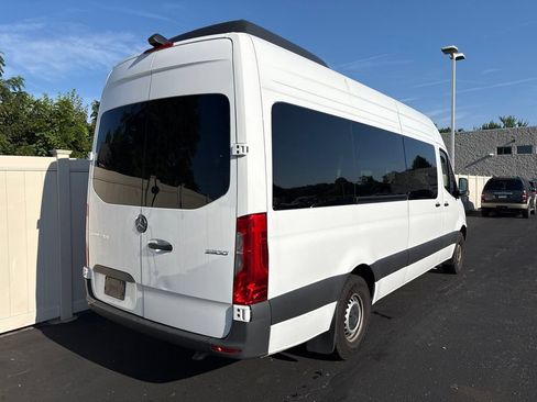 Used 2025 Mercedes-Benz Sprinter 2500 image 3