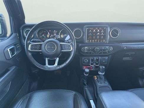 Used 2022 Jeep Wrangler Unlimited Rubicon 4xe w/ Cold Weather Group AWD/4WD image 10