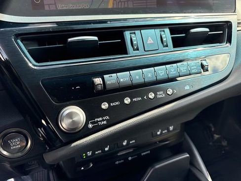 Certified 2022 Lexus ES 350 350 w/ Premium Package image 19