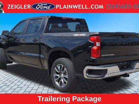 Used 2023 Chevrolet Silverado 1500 LT AWD/4WD image 3
