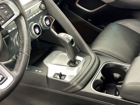 Used 2020 Jaguar E-PACE image 28