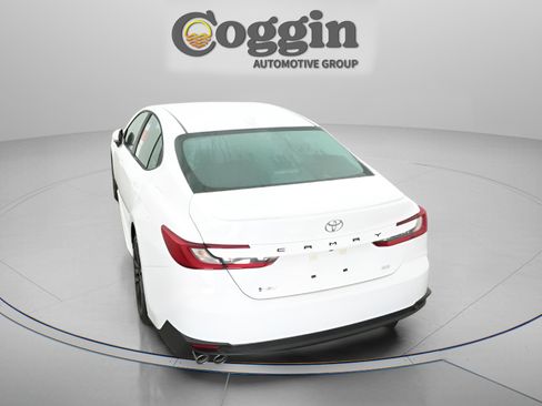 New 2026 Toyota Camry SE FWD image 11