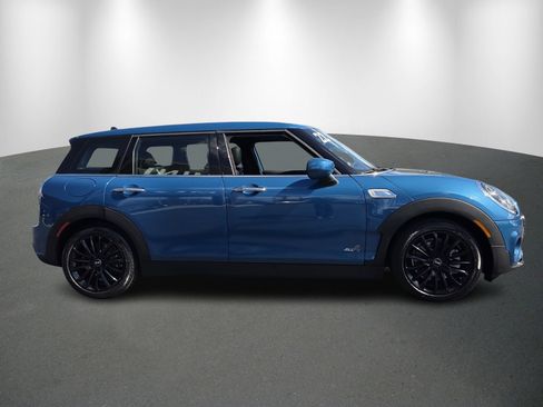 Used 2022 MINI Cooper Clubman S w/ Premium Package image 8