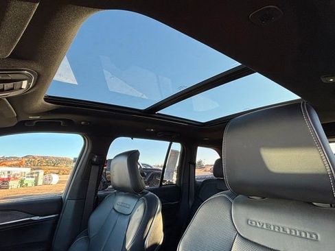 New 2025 Jeep Grand Cherokee Overland w/ Luxury Tech Group IV image 32