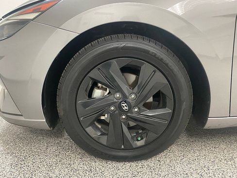 Used 2021 Hyundai Elantra SEL image 22
