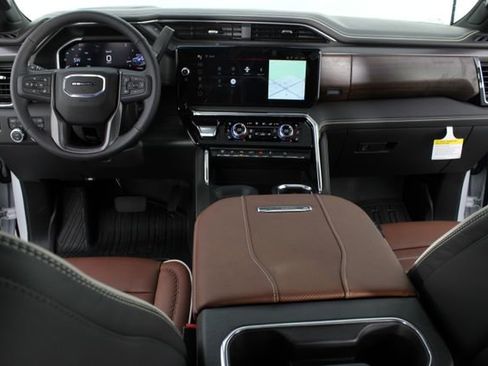 New 2026 GMC Sierra 3500 Denali Ultimate AWD/4WD image 13