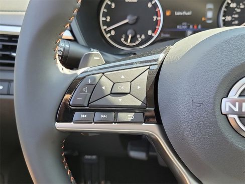 New 2025 Nissan Altima 2.5 SR image 9