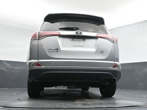 Used 2018 Toyota RAV4 LE image 22