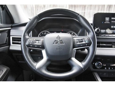 Used 2024 Mitsubishi Outlander SE FWD image 16
