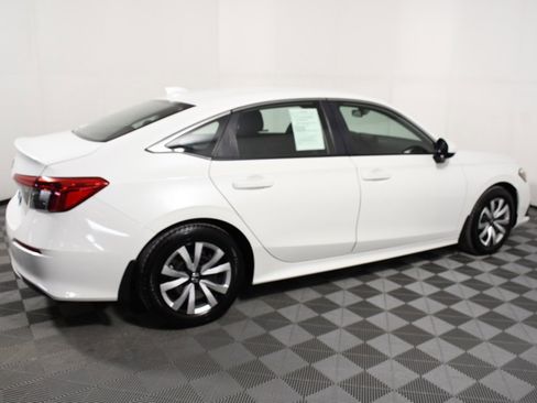Used 2022 Honda Civic LX image 7