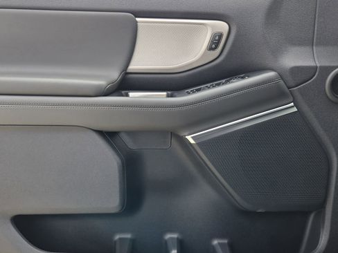 New 2026 Ford Expedition Active image 25