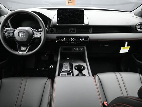 New 2025 Honda Pilot TrailSport image 9