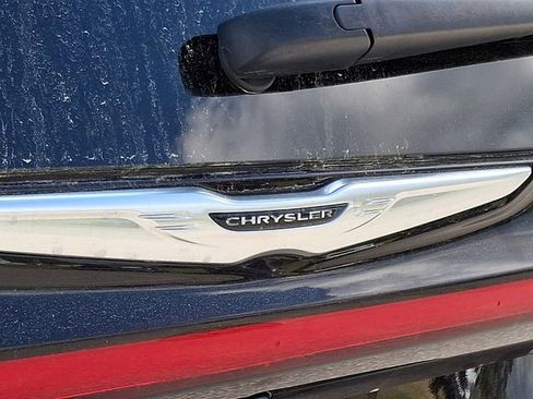 Used 2024 Chrysler Pacifica Touring-L FWD image 30