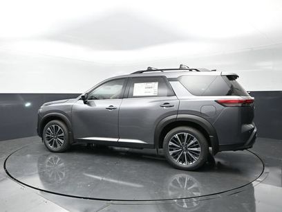 New 2026 Nissan Pathfinder Platinum w/ Accent Package