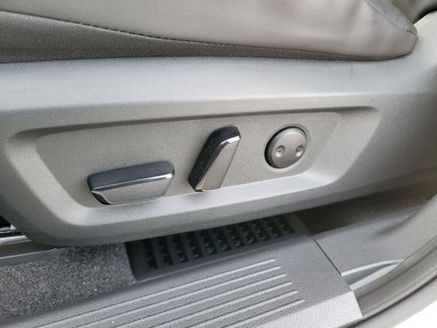 Used 2023 Nissan Rogue SV w/ SV Premium B Package image 17