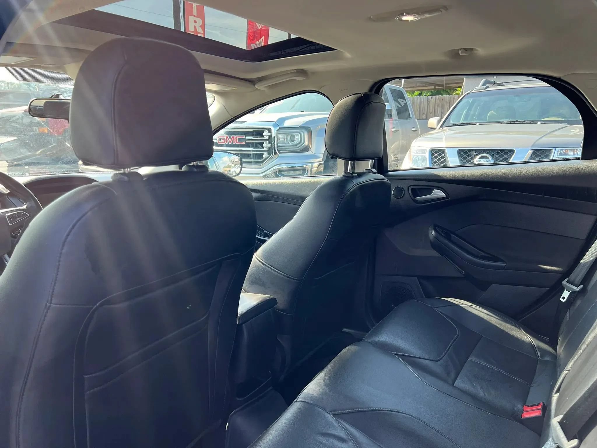 Used 2017 Ford Focus Titanium FWD image 9