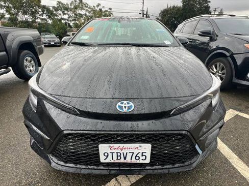 Certified 2025 Toyota Corolla SE image 6