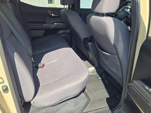 Used 2019 Toyota Tacoma TRD Sport RWD image 7