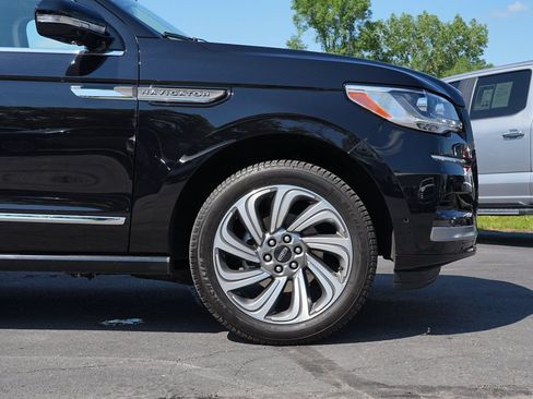 Used 2023 Lincoln Navigator Reserve AWD/4WD image 11