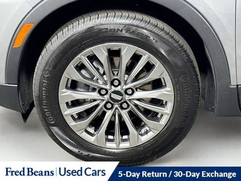 Used 2025 Cadillac XT4 Premium Luxury AWD/4WD image 38