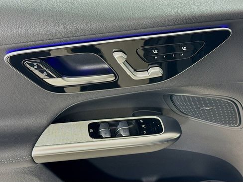 Used 2026 Mercedes-Benz GLC 300 image 18