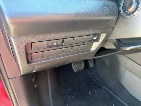 Used 2024 Mitsubishi Outlander SE image 20