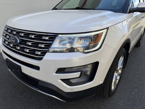 Used 2017 Ford Explorer Limited w/ Equipment Group 301A AWD/4WD image 10