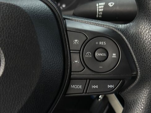 Used 2025 Toyota Corolla LE FWD image 18