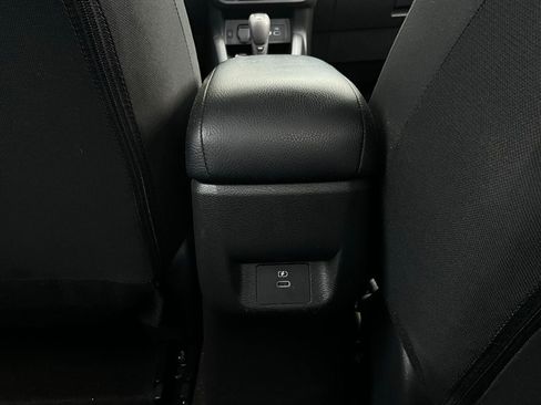 Used 2025 Nissan Versa SV image 12