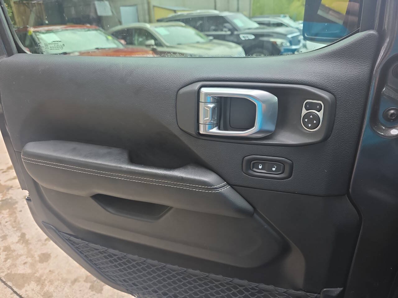 Used 2019 Jeep Wrangler Unlimited Sahara w/ Quick Order Package 24M Moab AWD/4WD image 10