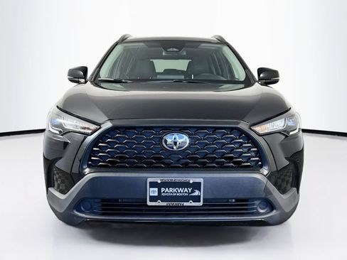 Used 2023 Toyota Corolla Cross LE w/ Moonroof Package AWD/4WD image 3