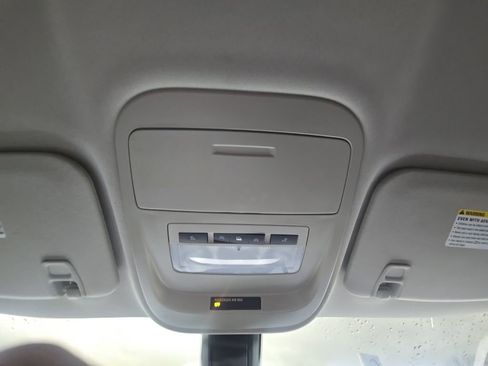 Used 2019 GMC Canyon SLE w/ Elevation Edition image 21