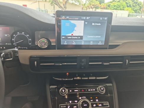 Used 2022 Lincoln Corsair FWD w/ Premium Package image 10