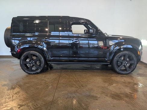 New 2026 Land Rover Defender 110 X-Dynamic SE image 6