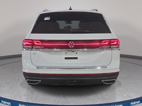Used 2024 Volkswagen Atlas SE w/ Panoramic Sunroof Package image 7